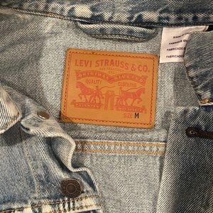 Like New, Levi’s Denim Jacket